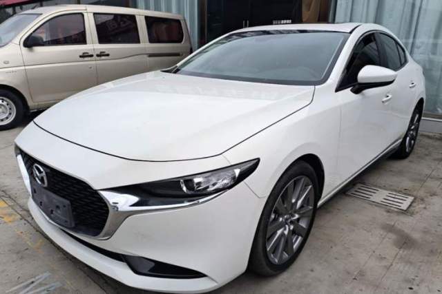 Mazda 3 Axela 2023 2.0L Automatic ZhiXuan Edition с пробегом
