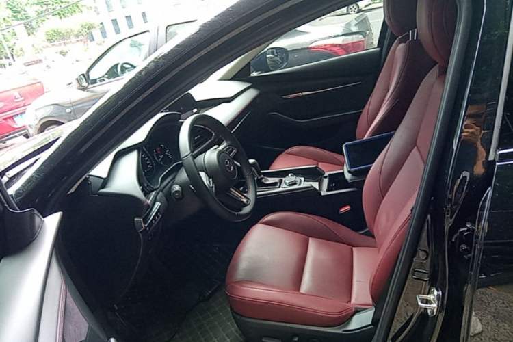Used Mazda 3 Axela 2025 Model, 2.0L Automatic, Quality Excellence Edition Driver Seat