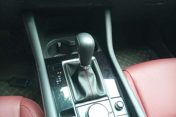 Used Mazda 3 Axela 2025 Model, 2.0L Automatic, Quality Excellence Edition Gear Lever