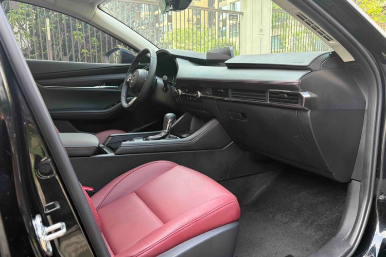 Used Mazda 3 Axela 2025 Model, 2.0L Automatic, Quality Excellence Edition Interior 1