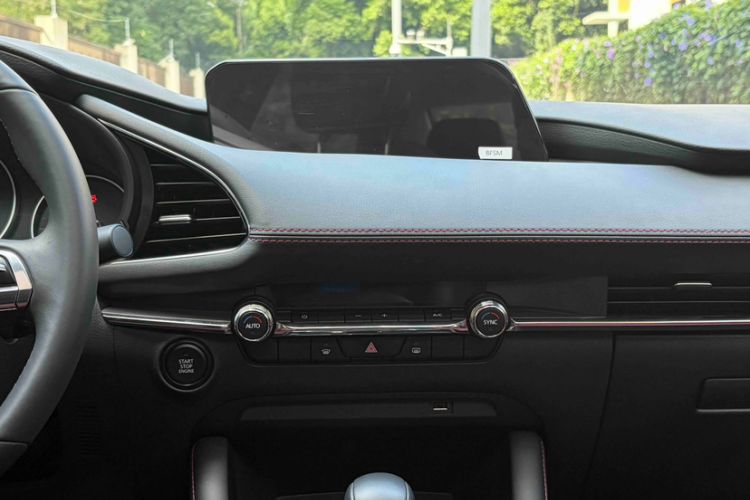 Used Mazda 3 Axela 2025 Model, 2.0L Automatic, Quality Excellence Edition Interior 2