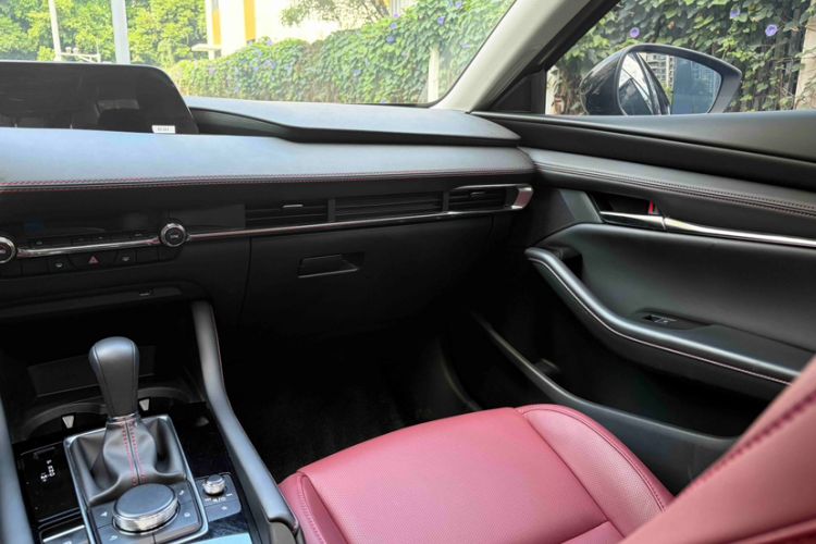 Used Mazda 3 Axela 2025 Model, 2.0L Automatic, Quality Excellence Edition Interior 5
