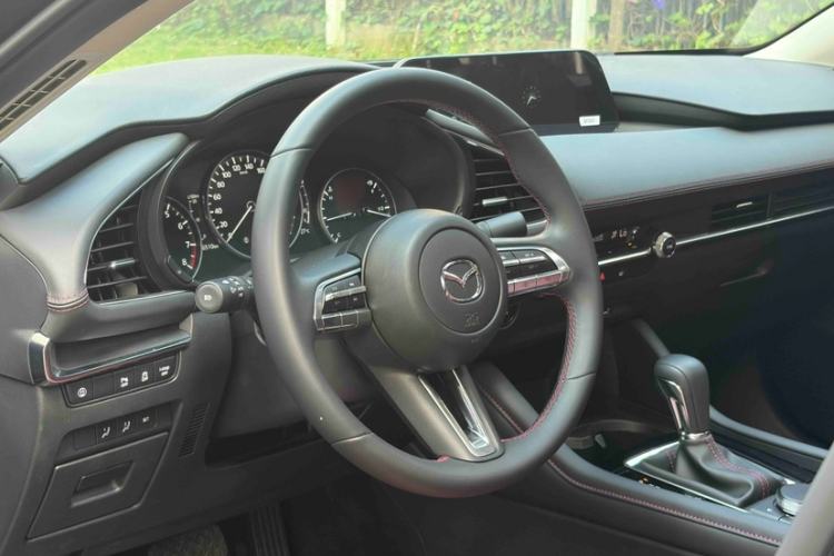 Used Mazda 3 Axela 2025 Model, 2.0L Automatic, Quality Excellence Edition Interior 7