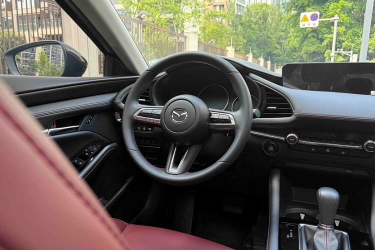 Used Mazda 3 Axela 2025 Model, 2.0L Automatic, Quality Excellence Edition Interior 9