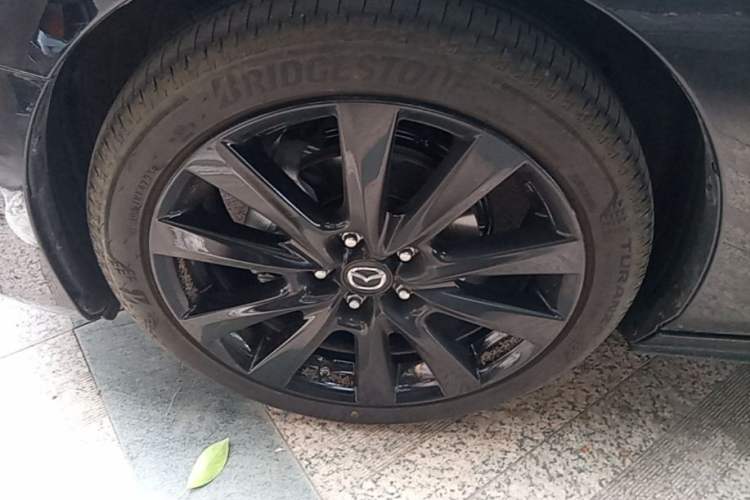 Used Mazda 3 Axela 2025 Model, 2.0L Automatic, Quality Excellence Edition Left Front Wheel Hub