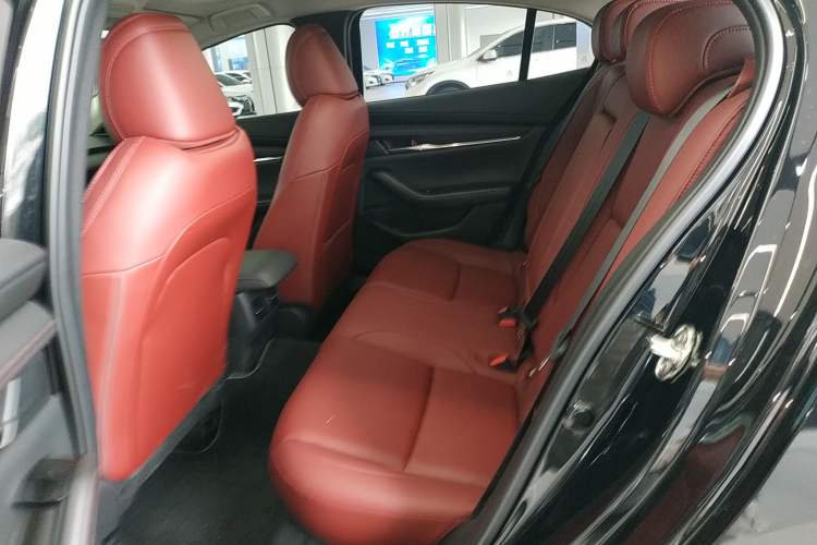Used Mazda 3 Axela 2025 Model, 2.0L Automatic, Quality Excellence Edition Left Rear Seat