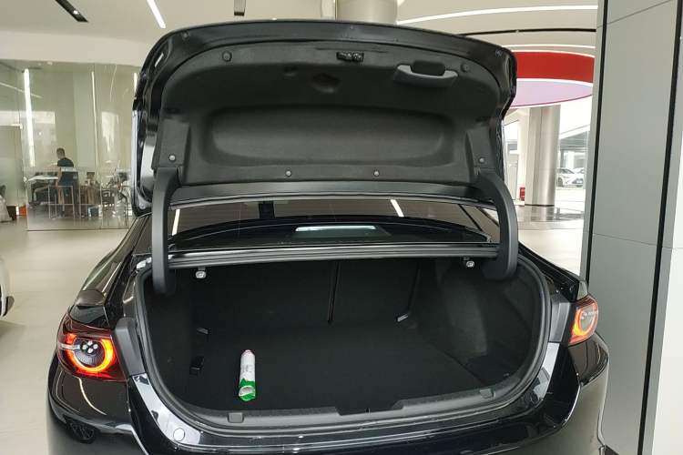 Used Mazda 3 Axela 2025 Model, 2.0L Automatic, Quality Excellence Edition Trunk