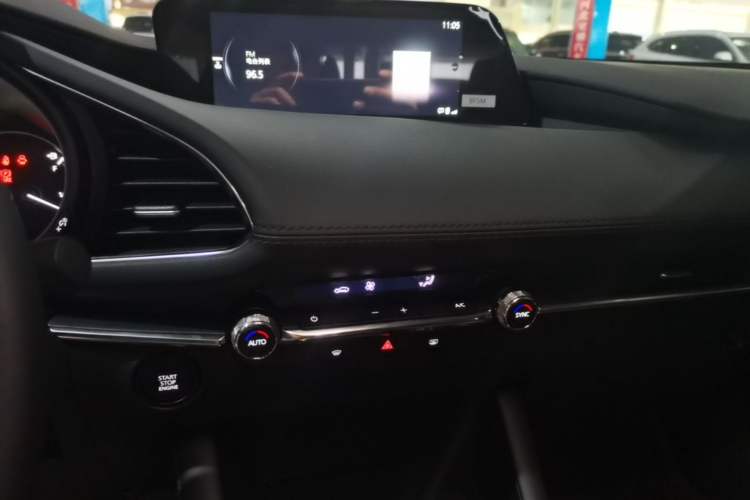 Used Mazda 3 Axela 2025 Model, 2.0L Automatic, Quality Excellence Edition Audio And AC Panel