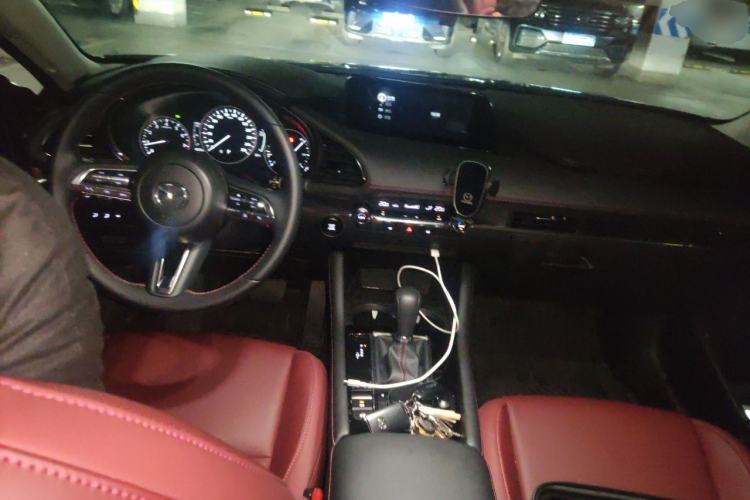 Used Mazda 3 Axela 2025 Model, 2.0L Automatic, Quality Excellence Edition Center Console
