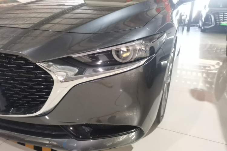 Used Mazda 3 Axela 2025 Model, 2.0L Automatic, Quality Excellence Edition Left Front Headlight