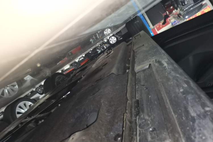 Used Mazda 3 Axela 2025 Model, 2.0L Automatic, Quality Excellence Edition Left Side Sill
