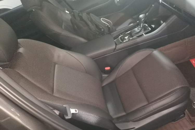 Used Mazda 3 Axela 2025 Model, 2.0L Automatic, Quality Excellence Edition Right Front Seat