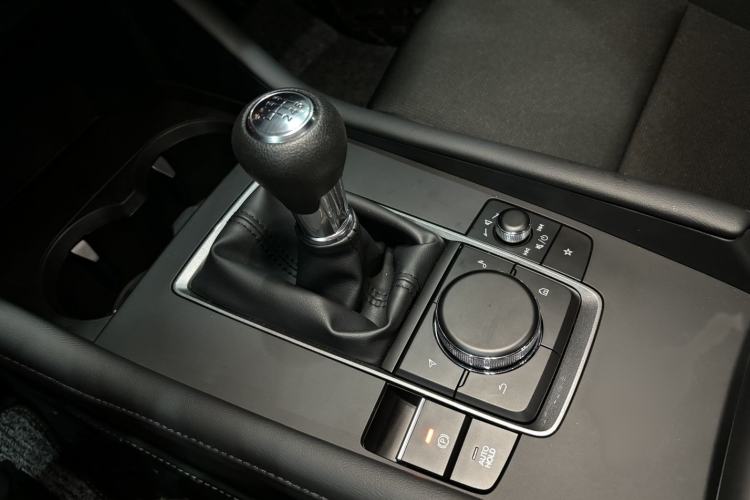 Used Mazda 3 Axela 2025 Model, 1.5L Manual, Quality Beauty Edition Interior 4