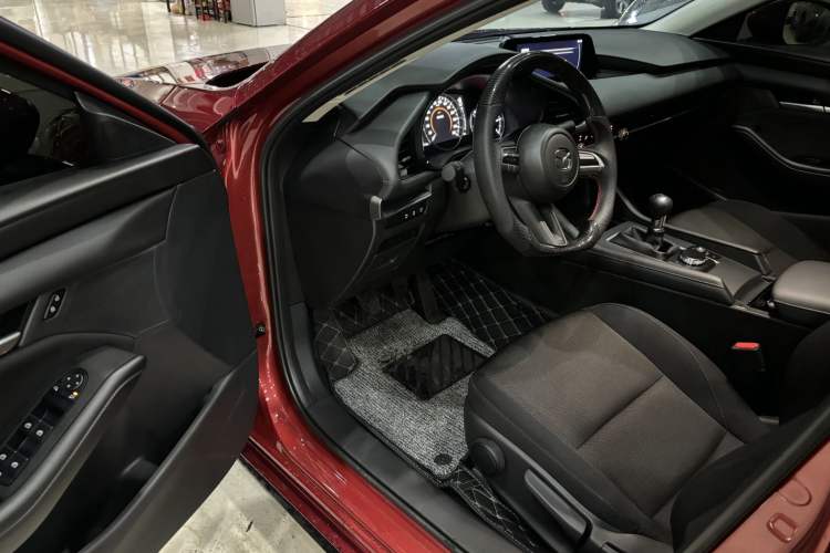 Used Mazda 3 Axela 2025 Model, 1.5L Manual, Quality Beauty Edition Interior 6