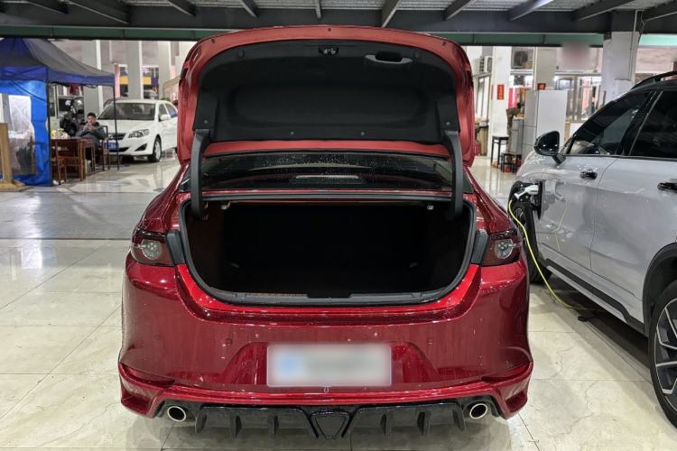 Used Mazda 3 Axela 2025 Model, 1.5L Manual, Quality Beauty Edition Interior 9