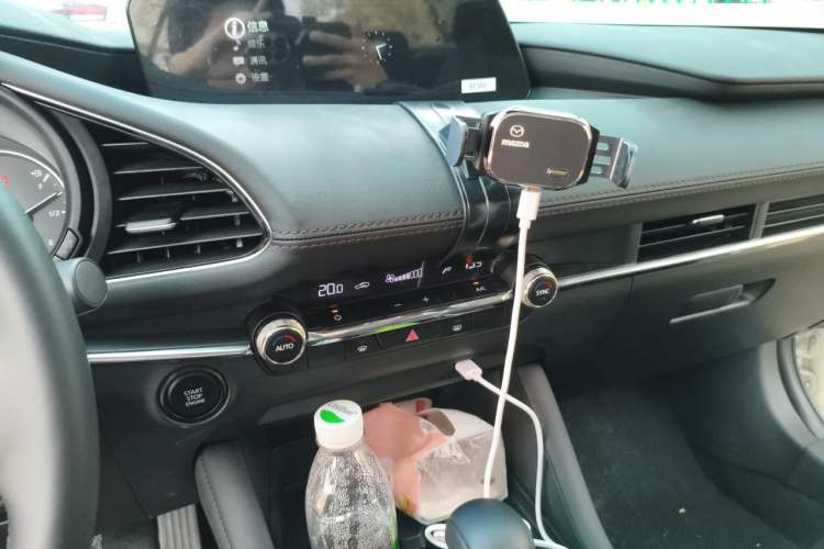 Used Mazda 3 Axela 2025 Model, 2.0L Automatic, Quality Glory Edition Audio And AC Panel