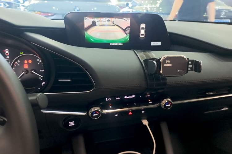 Used Mazda 3 Axela 2025 Model, 2.0L Automatic, Quality Glory Edition Audio And AC Panel