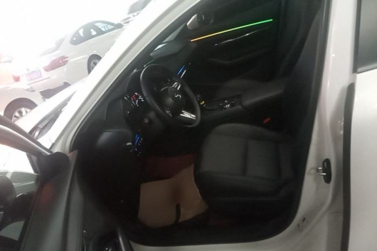 Used Mazda 3 Axela 2025 Model, 2.0L Automatic, Quality Excellence Edition Driver Seat