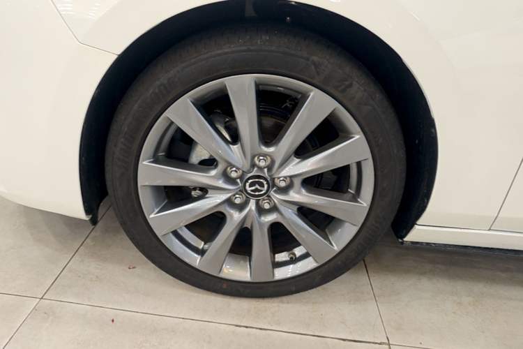 Used Mazda 3 Axela 2025 Model, 2.0L Automatic, Quality Glory Edition Exterior 4
