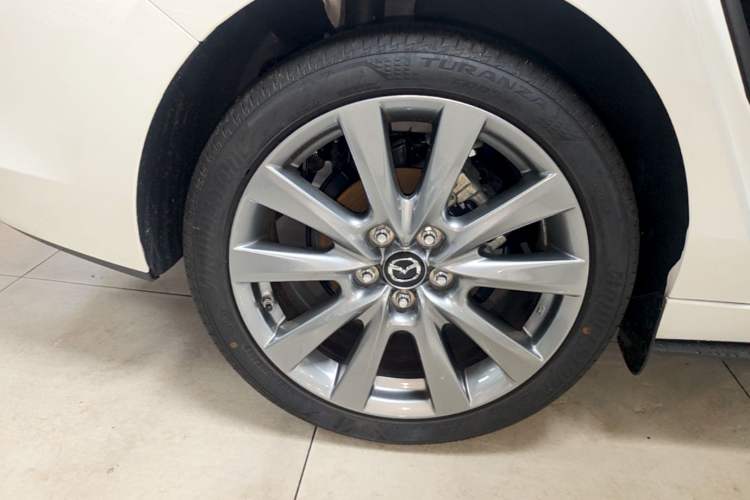 Used Mazda 3 Axela 2025 Model, 2.0L Automatic, Quality Glory Edition Exterior 5