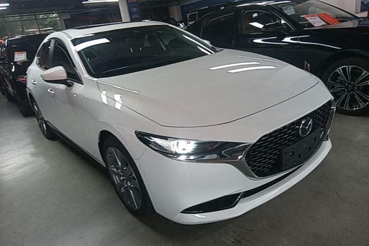 Used Mazda 3 Axela 2025 Model, 2.0L Automatic, Quality Excellence Edition Front Right 45 Deg