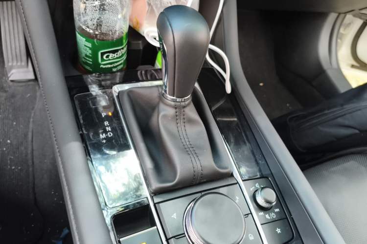 Used Mazda 3 Axela 2025 Model, 2.0L Automatic, Quality Glory Edition Gear Lever