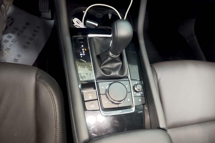 Used Mazda 3 Axela 2025 Model, 2.0L Automatic, Quality Glory Edition Gear Lever