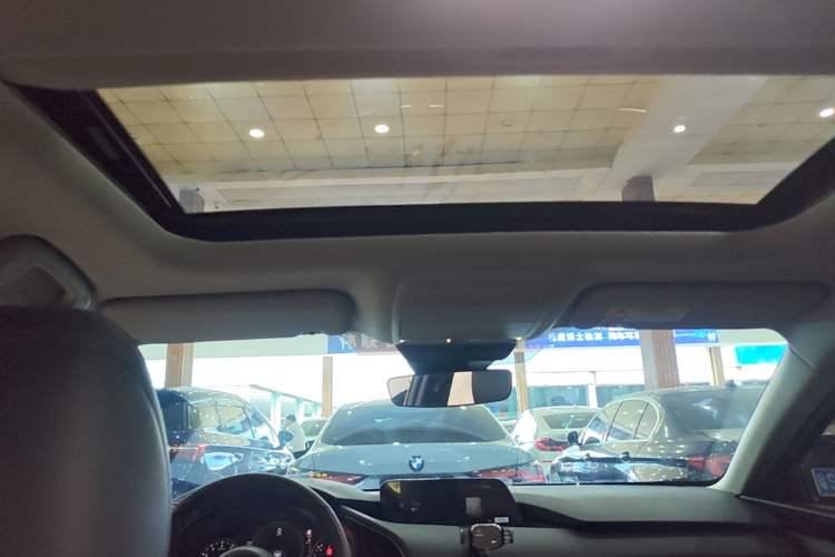 Used Mazda 3 Axela 2025 Model, 2.0L Automatic, Quality Glory Edition Headliner