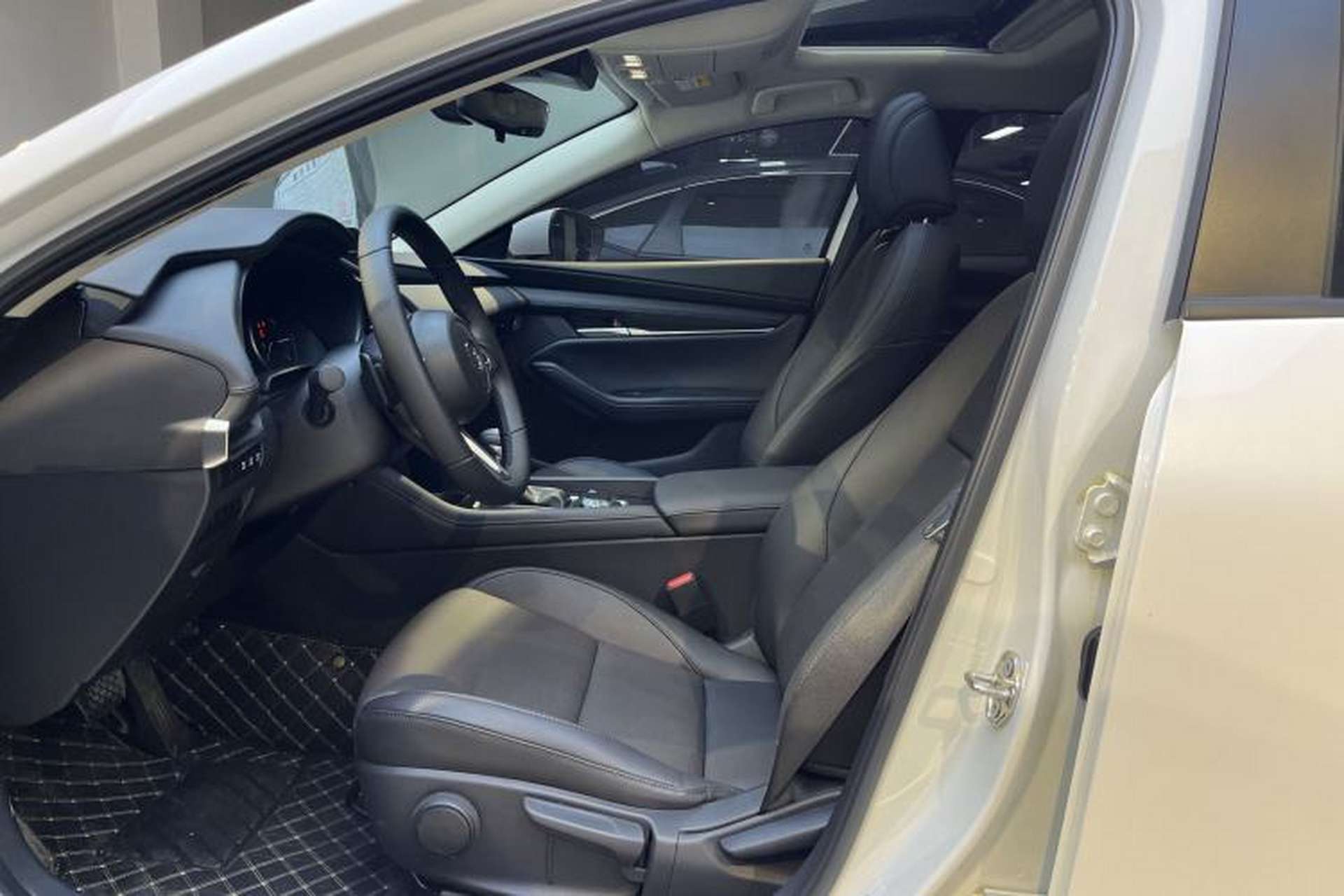 Used Mazda 3 Axela 2025 Model, 2.0L Automatic, Quality Elegance Edition Interior 2