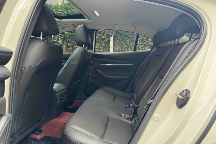 Used Mazda 3 Axela 2025 Model, 2.0L Automatic, Quality Excellence Edition Interior 3