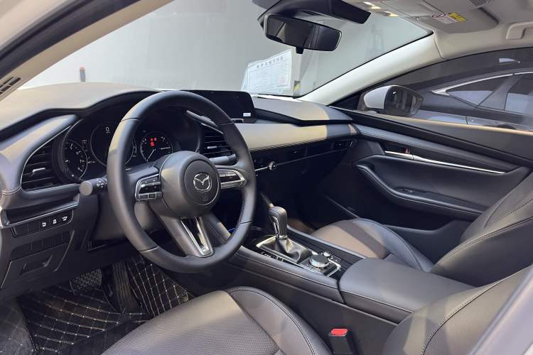 Used Mazda 3 Axela 2025 Model, 2.0L Automatic, Quality Elegance Edition Interior 3
