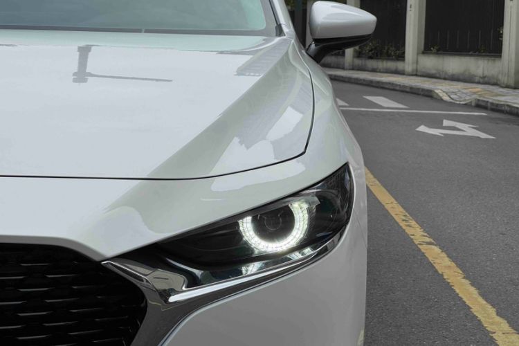Used Mazda 3 Axela 2025 Model, 2.0L Automatic, Quality Excellence Edition Left Front Headlight
