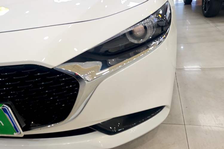 Used Mazda 3 Axela 2025 Model, 2.0L Automatic, Quality Glory Edition Left Front Headlight