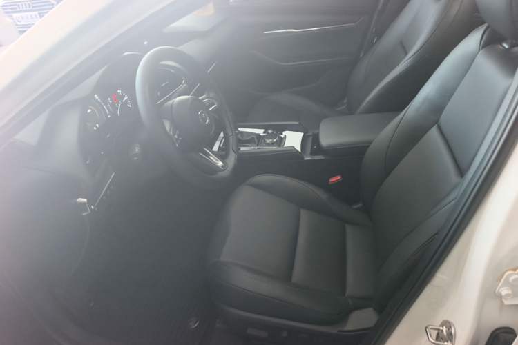 Used Mazda 3 Axela 2025 Model, 2.0L Automatic, Quality Excellence Edition Left Front Seat