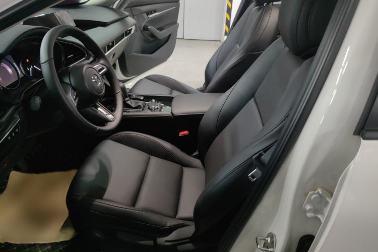 Used Mazda 3 Axela 2025 Model, 2.0L Automatic, Quality Elegance Edition Left Front Seat