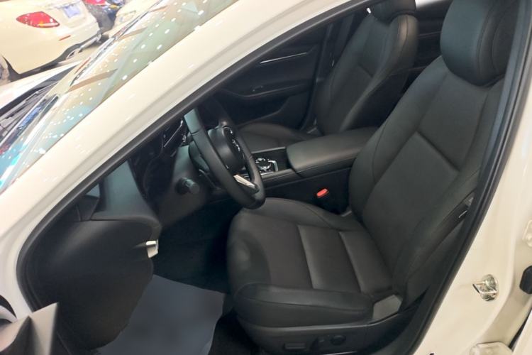 Used Mazda 3 Axela 2025 Model, 2.0L Automatic, Quality Glory Edition Left Front Seat
