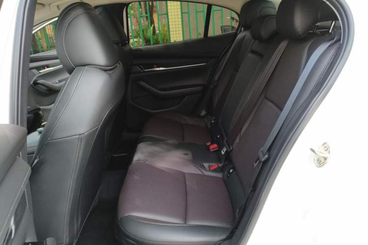 Used Mazda 3 Axela 2025 Model, 2.0L Automatic, Quality Glory Edition Left Rear Seat