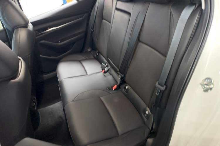 Used Mazda 3 Axela 2025 Model, 2.0L Automatic, Quality Glory Edition Left Rear Seat