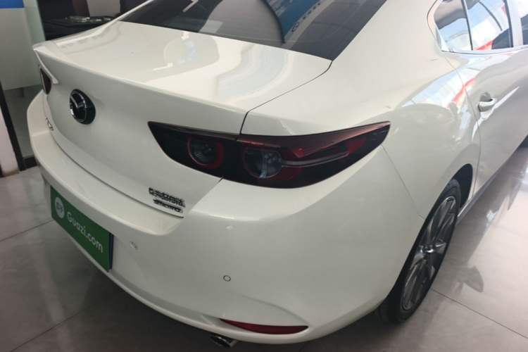 Used Mazda 3 Axela 2025 Model, 2.0L Automatic, Quality Excellence Edition Right Rear Taillight