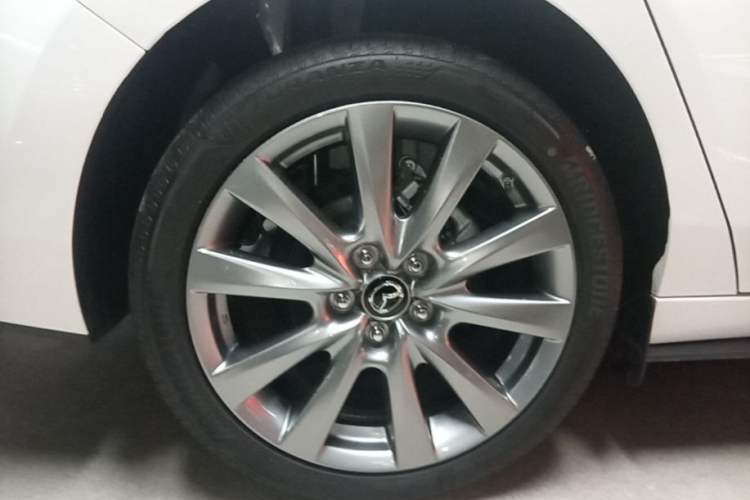 Used Mazda 3 Axela 2025 Model, 2.0L Automatic, Quality Excellence Edition Right Rear Wheel Hub