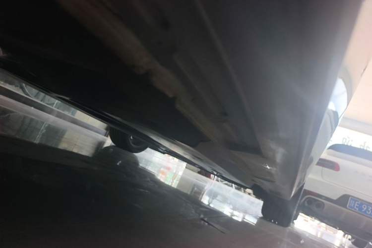 Used Mazda 3 Axela 2025 Model, 2.0L Automatic, Quality Excellence Edition Right Side Sill