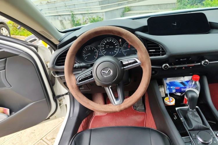 Used Mazda 3 Axela 2025 Model, 2.0L Automatic, Quality Glamour Edition Steering Wheel