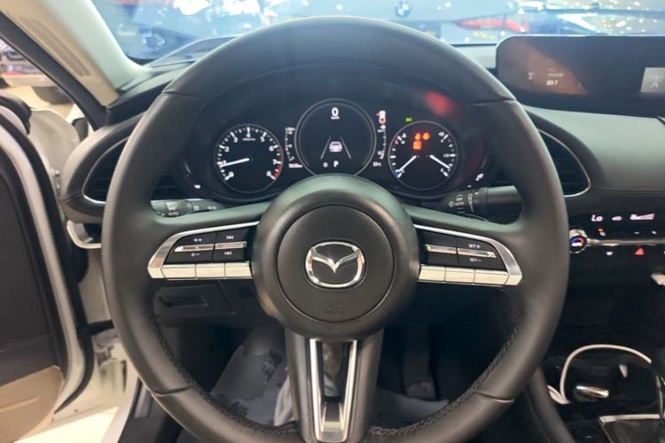 Used Mazda 3 Axela 2025 Model, 2.0L Automatic, Quality Glory Edition Steering Wheel