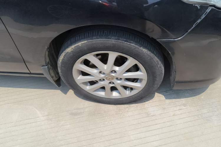 Used Mazda 5 2008 2.0 Automatic Comfort Edition Right Front Wheel Hub