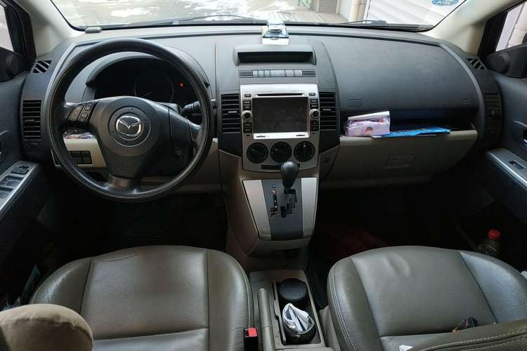 Used Mazda 5 2008 2.0 Automatic Comfort Edition Center Console