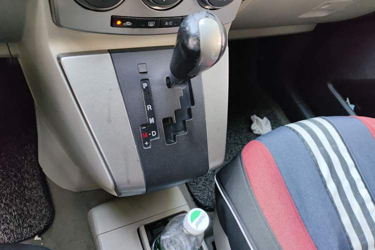 Used Mazda 5 2008 2.0 Automatic Luxury Edition Gear Lever