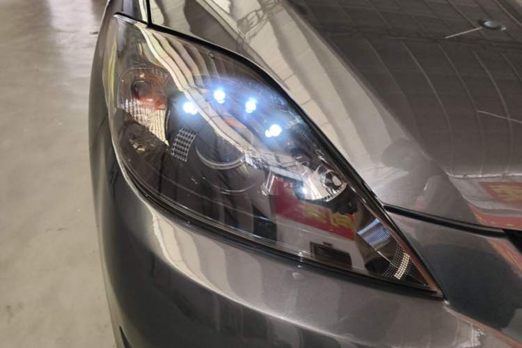 Used Mazda 5 2008 2.0 Automatic Comfort Edition Right Front Headlight