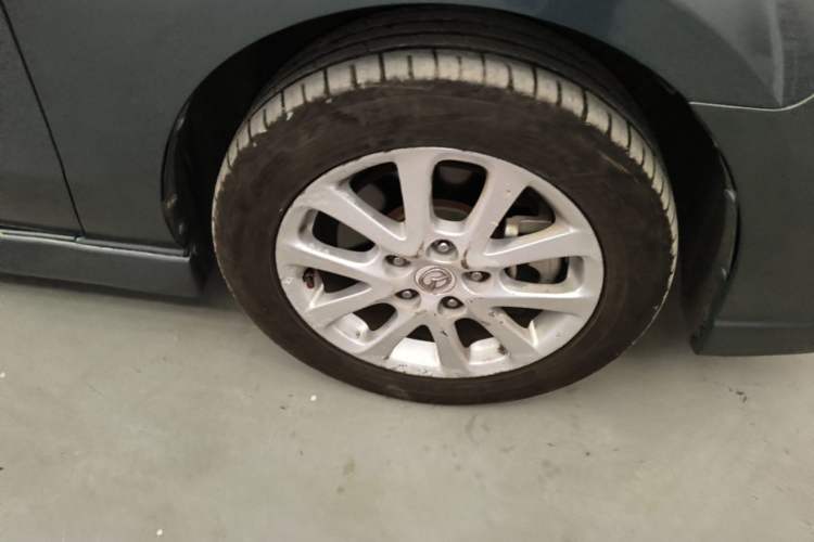 Used Mazda 5 2008 2.0 Automatic Comfort Edition Right Front Wheel Hub