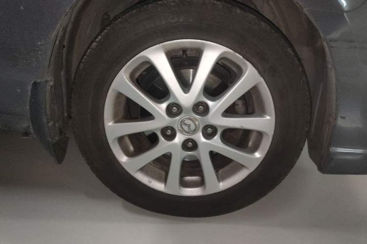 Used Mazda 5 2008 2.0 Automatic Comfort Edition Right Front Wheel Hub
