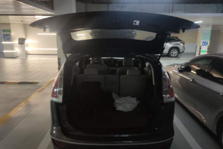 Used Mazda 5 2008 2.0 Automatic Comfort Edition Trunk